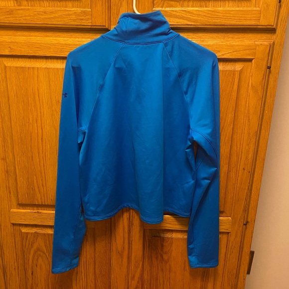 Woman’s large under armour crop top sweater - Picture 2 of 4